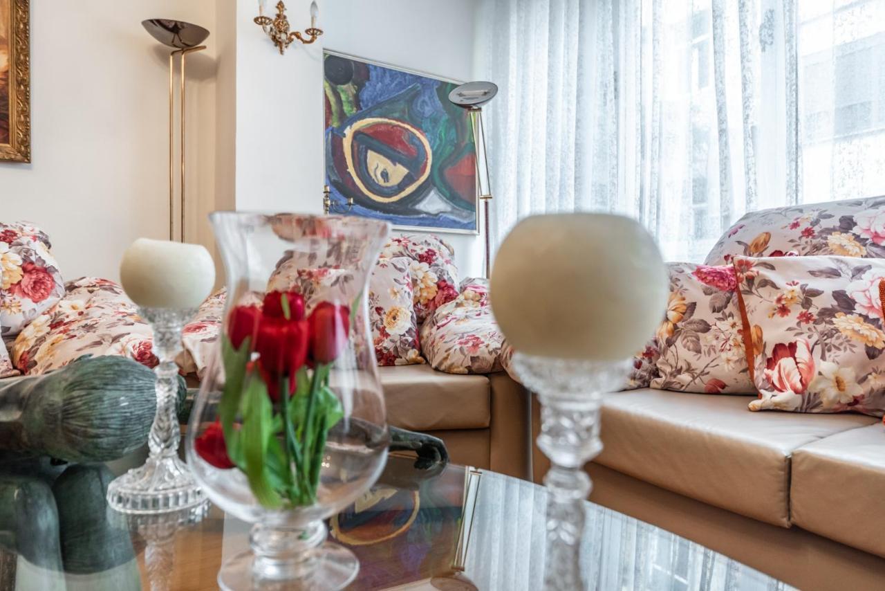 Vintage And Warm 2Br Apartament In Tirana Exterior photo