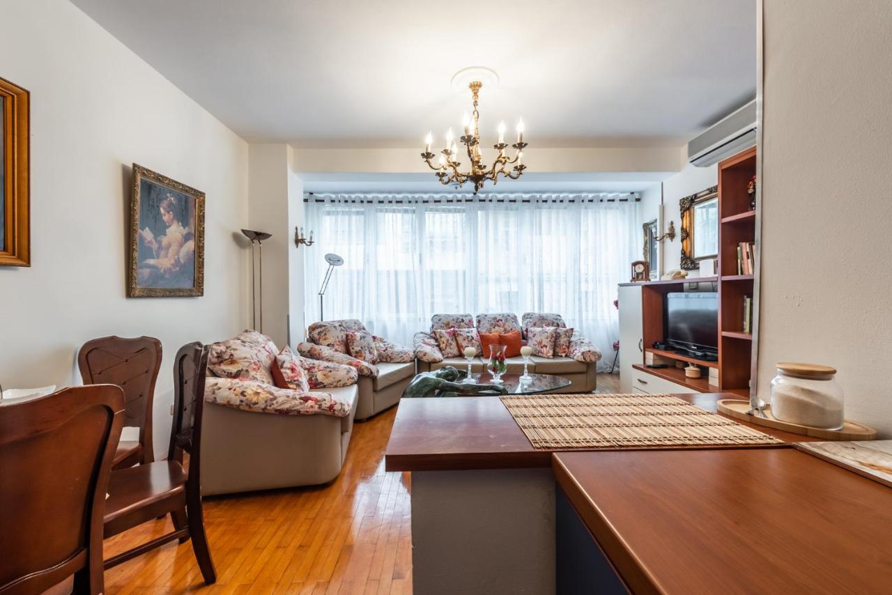 Vintage And Warm 2Br Apartament In Tirana Exterior photo