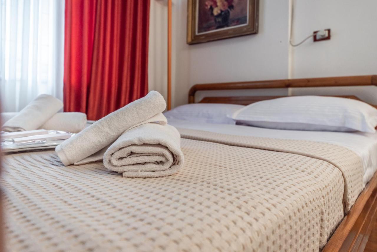 Vintage And Warm 2Br Apartament In Tirana Exterior photo