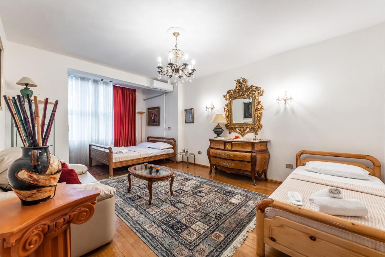 Vintage And Warm 2Br Apartament In Tirana Exterior photo